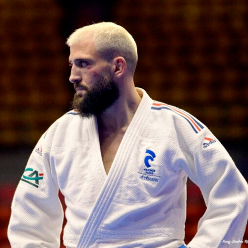 Nous sommes fiers de compter parmi nos directeurs de séjours, un champion du monde de jiu-jitsu !